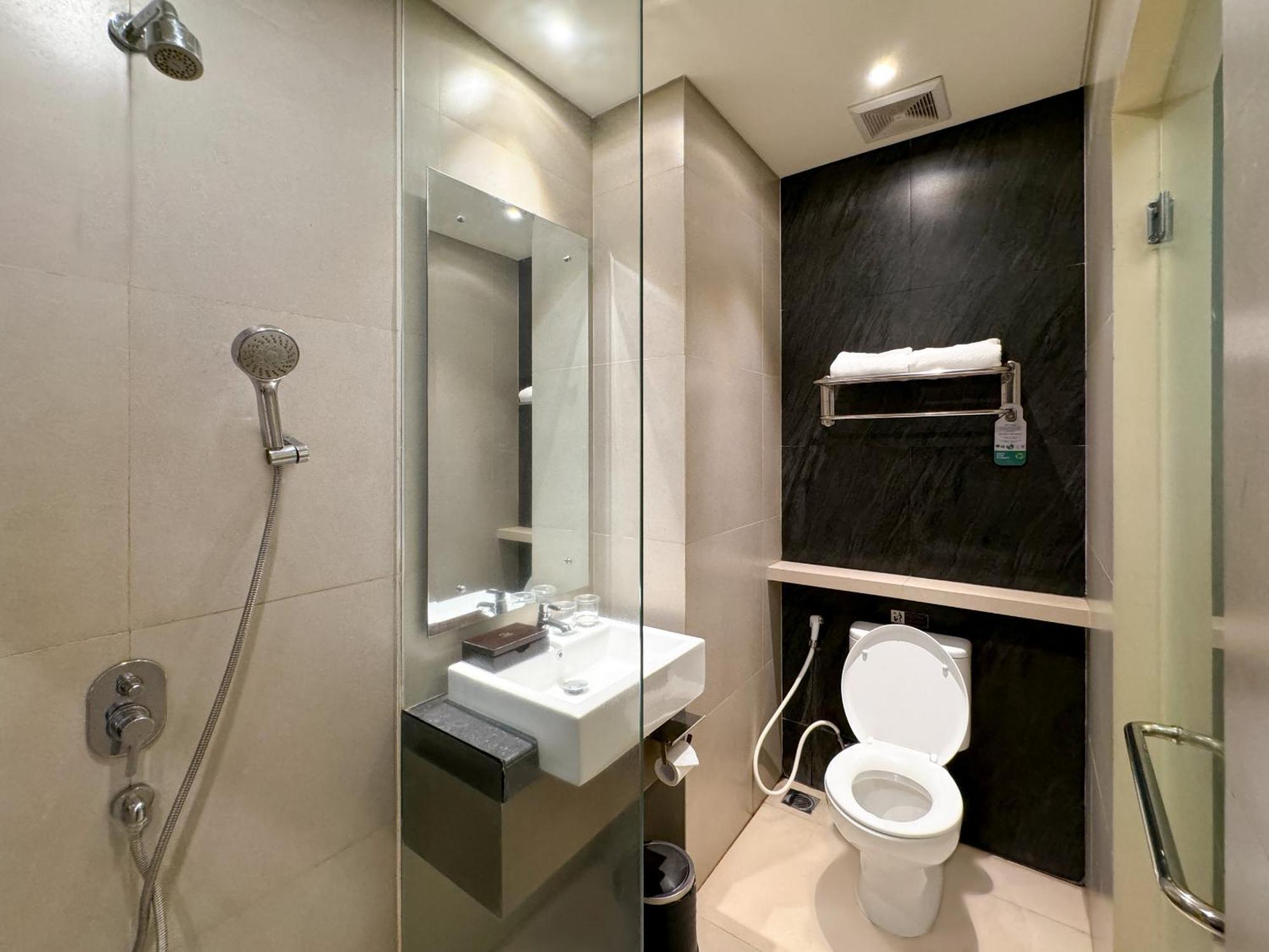 Aveon Yogyakarta Hotel 4*