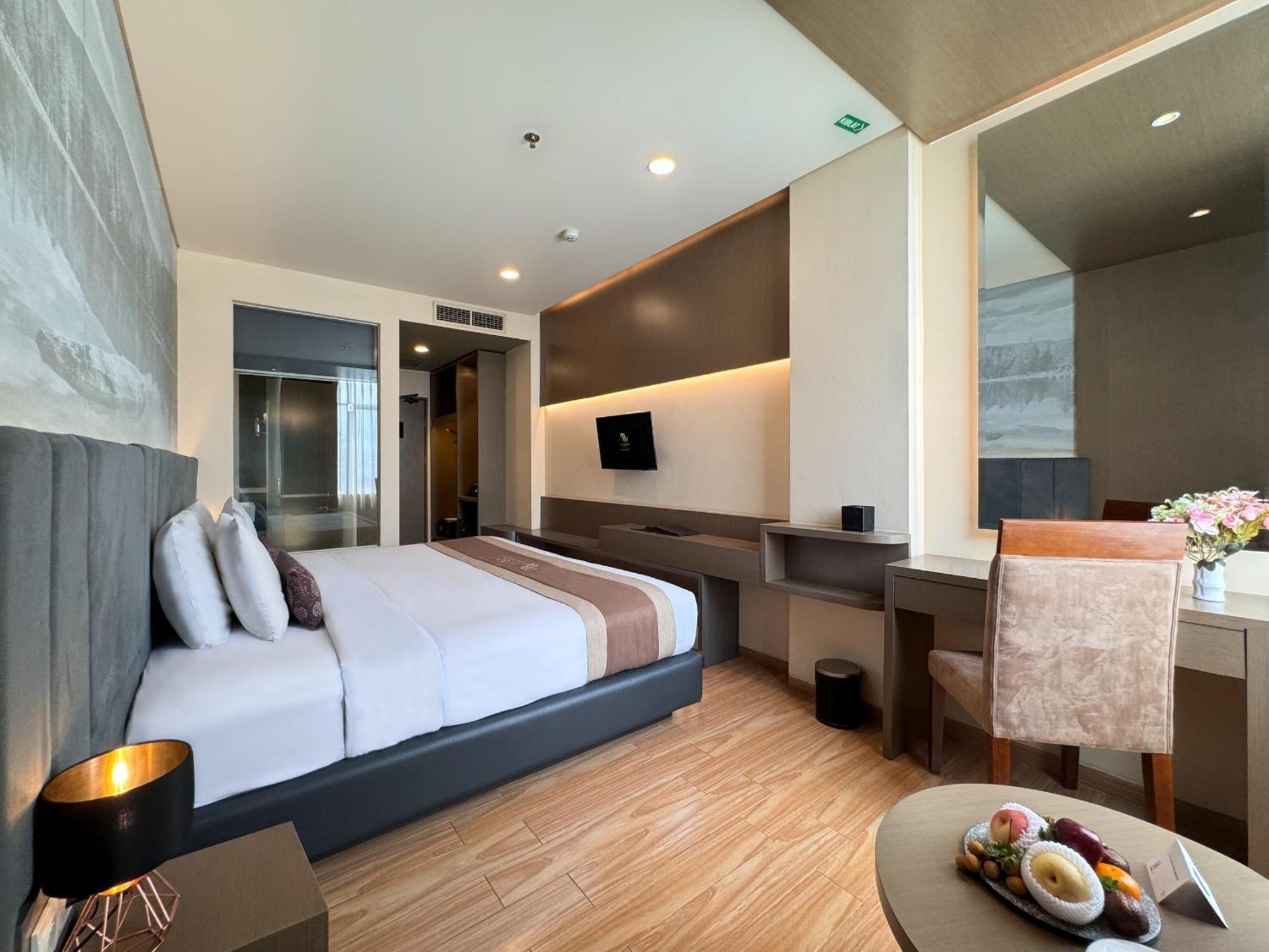 Aveon Yogyakarta 4*