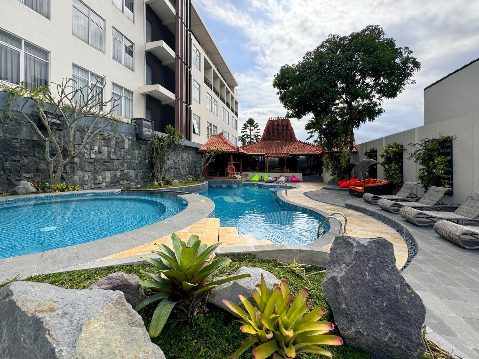 Aveon Yogyakarta Hotel