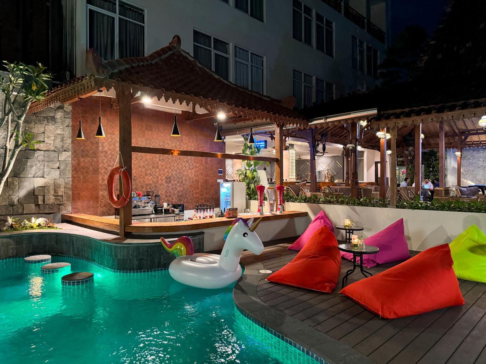 Aveon Yogyakarta 4* Maguwo