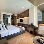Aveon Hotel Yogyakarta By Daphna Management