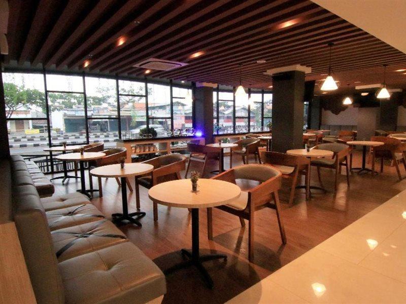 Hotel Aveon Yogyakarta By Daphna Management