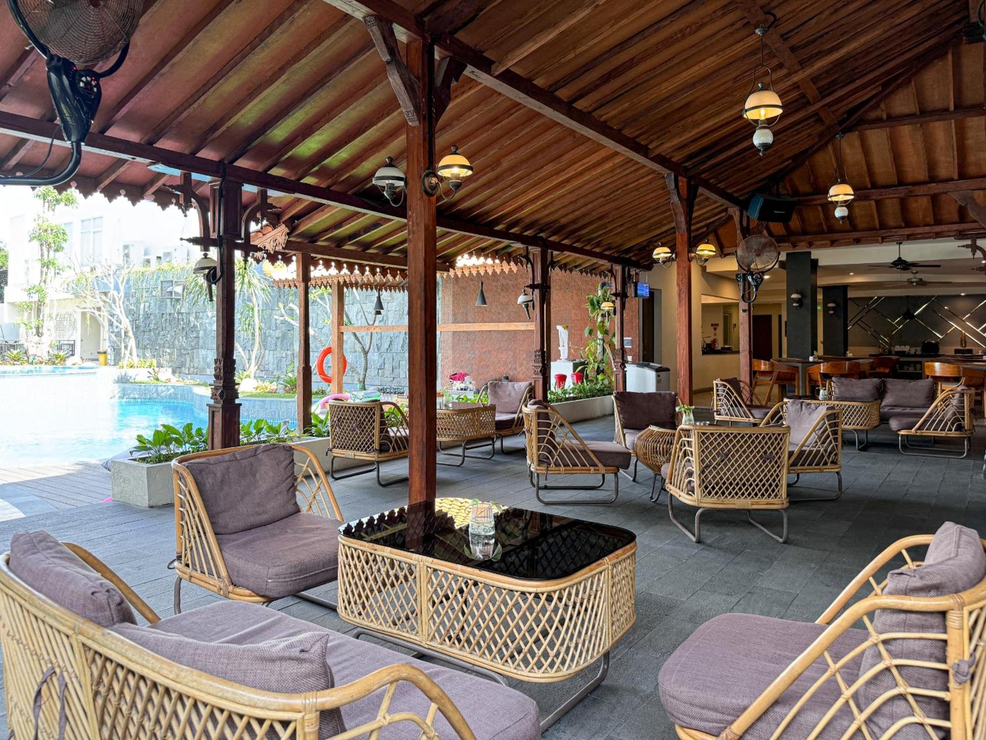 Hotel Aveon Yogyakarta By Daphna Management Maguwo